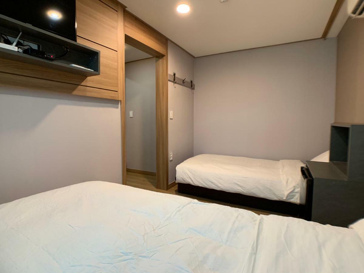 J-Honor Guesthouse Seoul Exterior photo