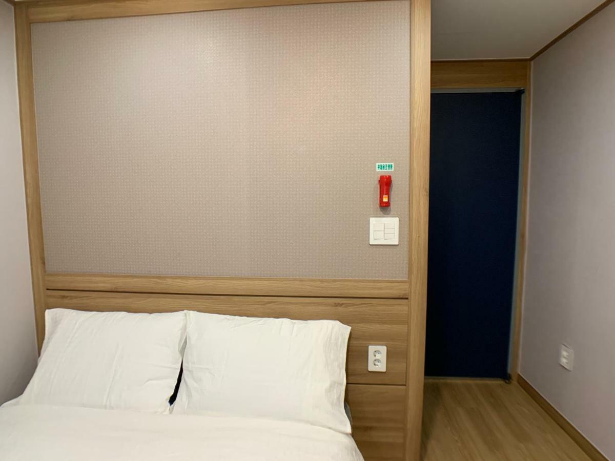 J-Honor Guesthouse Seoul Exterior photo